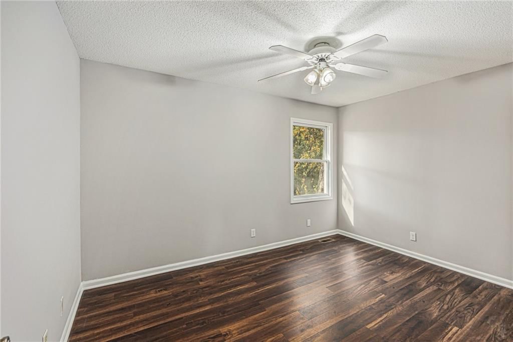 15856 Glenwood Avenue — photo 20