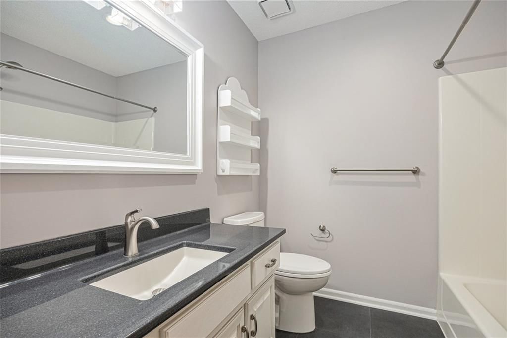 15856 Glenwood Avenue — photo 21