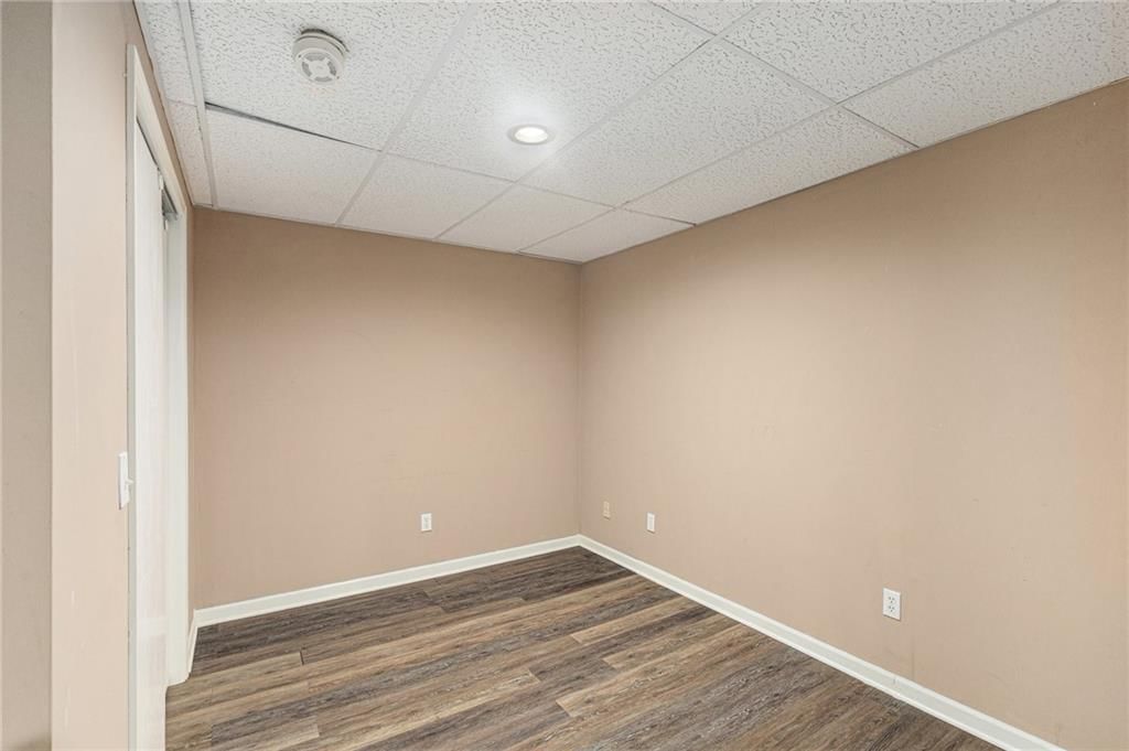 15856 Glenwood Avenue — photo 24