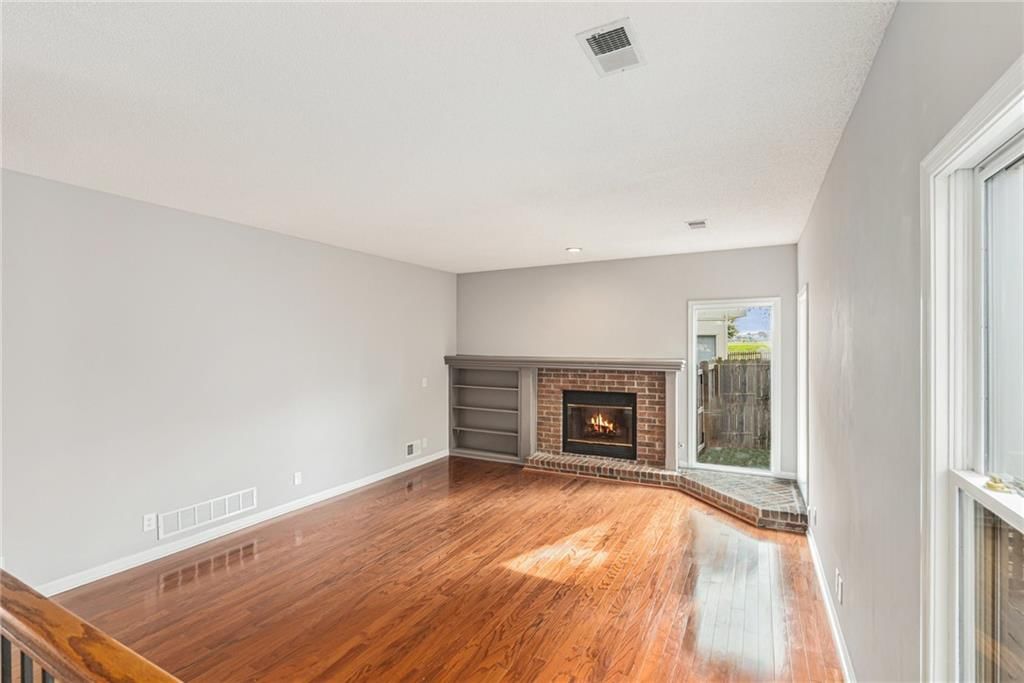 15856 Glenwood Avenue — photo 30