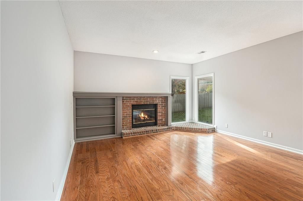 15856 Glenwood Avenue — photo 31