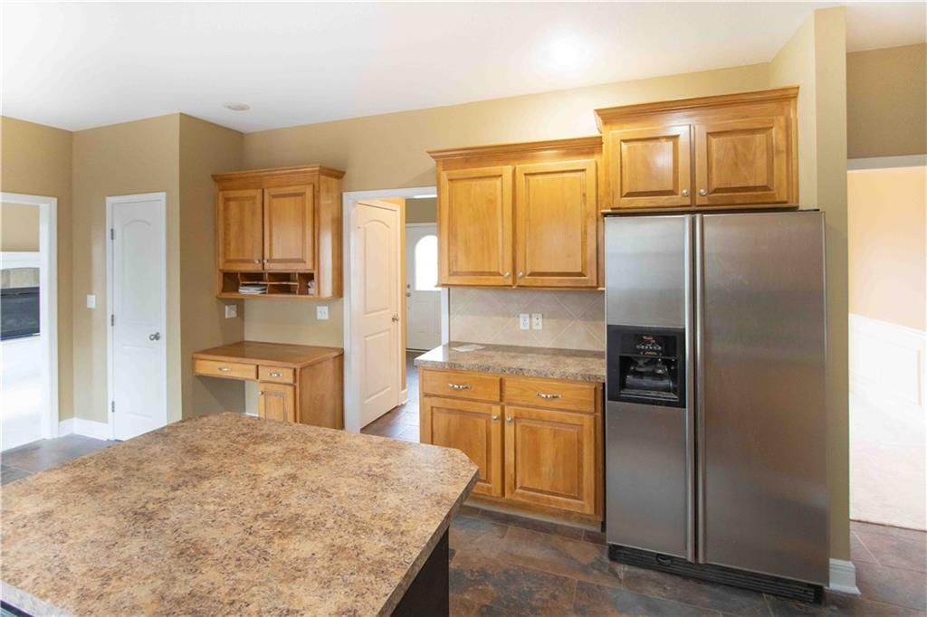 516 Westgate Court — photo 4