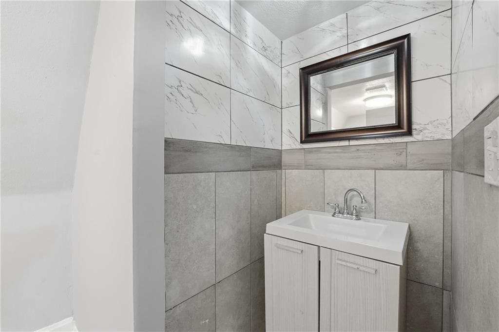 1234 Indiana Avenue — photo 32