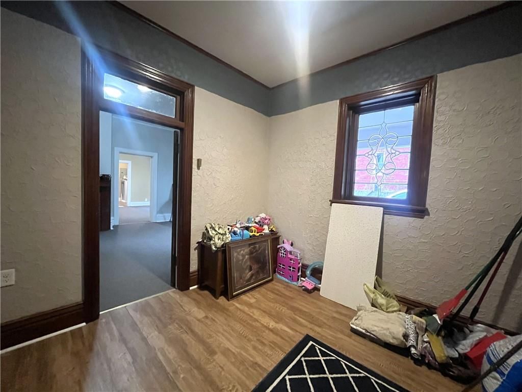 220 E Benton Street — photo 6