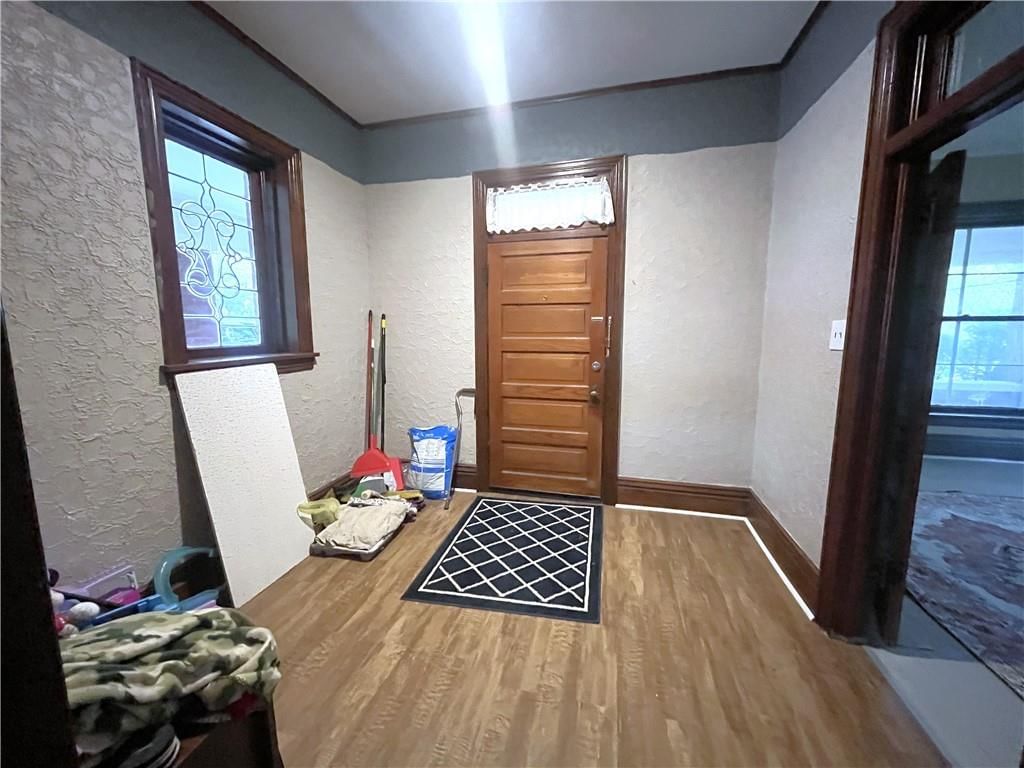 220 E Benton Street — photo 7