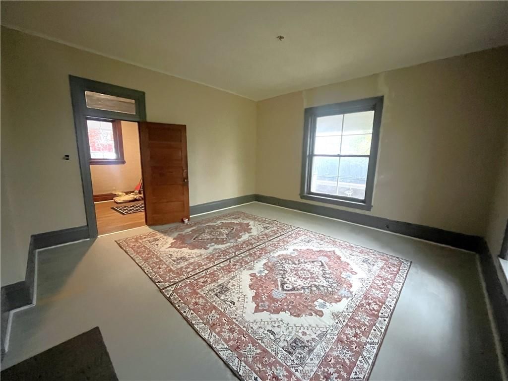 220 E Benton Street — photo 10