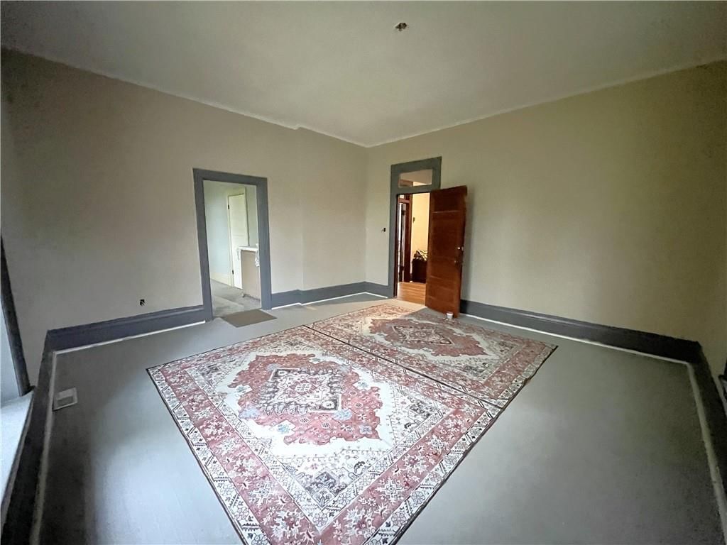 220 E Benton Street — photo 11