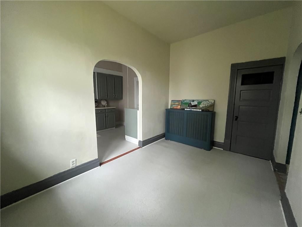 220 E Benton Street — photo 18