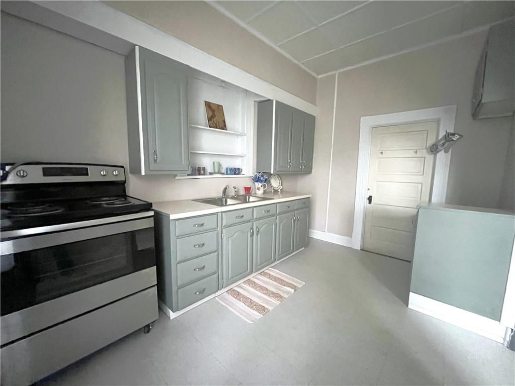 220 E Benton Street — photo 21
