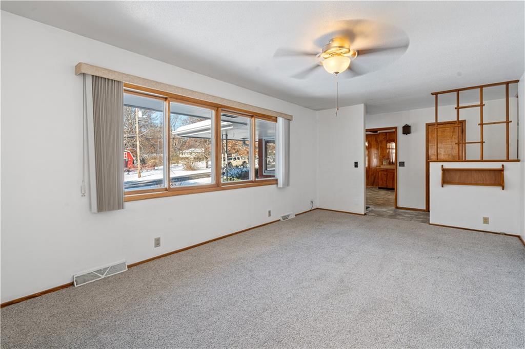 7019 N Elm Street — photo 8
