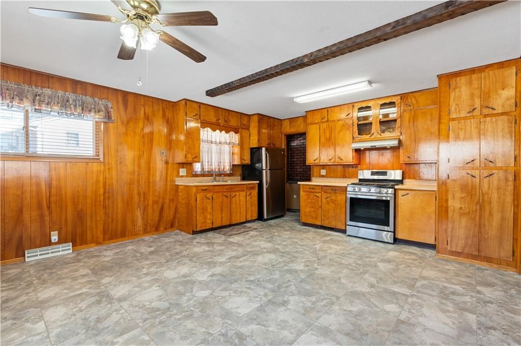 7019 N Elm Street — photo 11