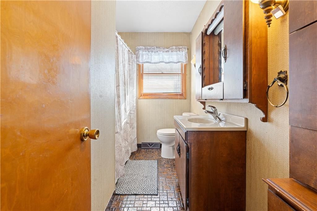 7019 N Elm Street — photo 15