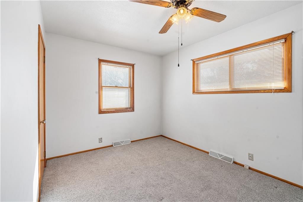 7019 N Elm Street — photo 16