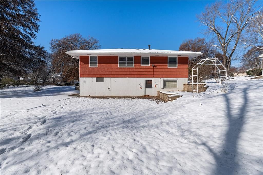 7019 N Elm Street — photo 31