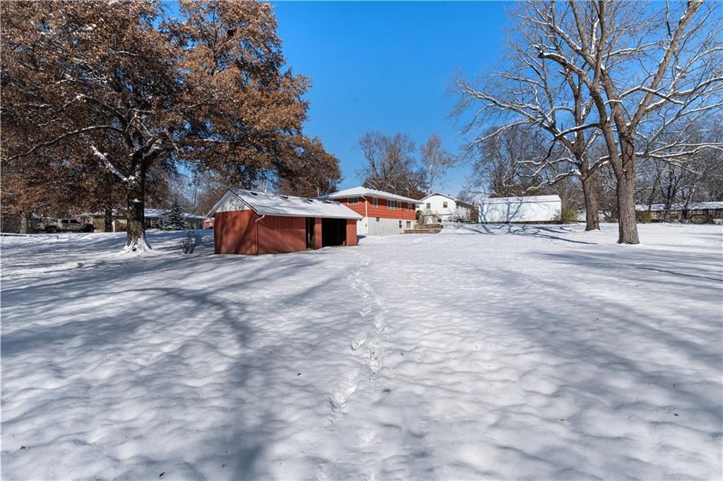 7019 N Elm Street — photo 32