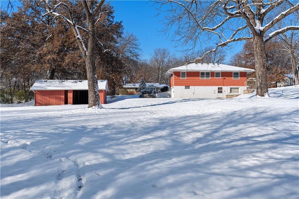 7019 N Elm Street — photo 33