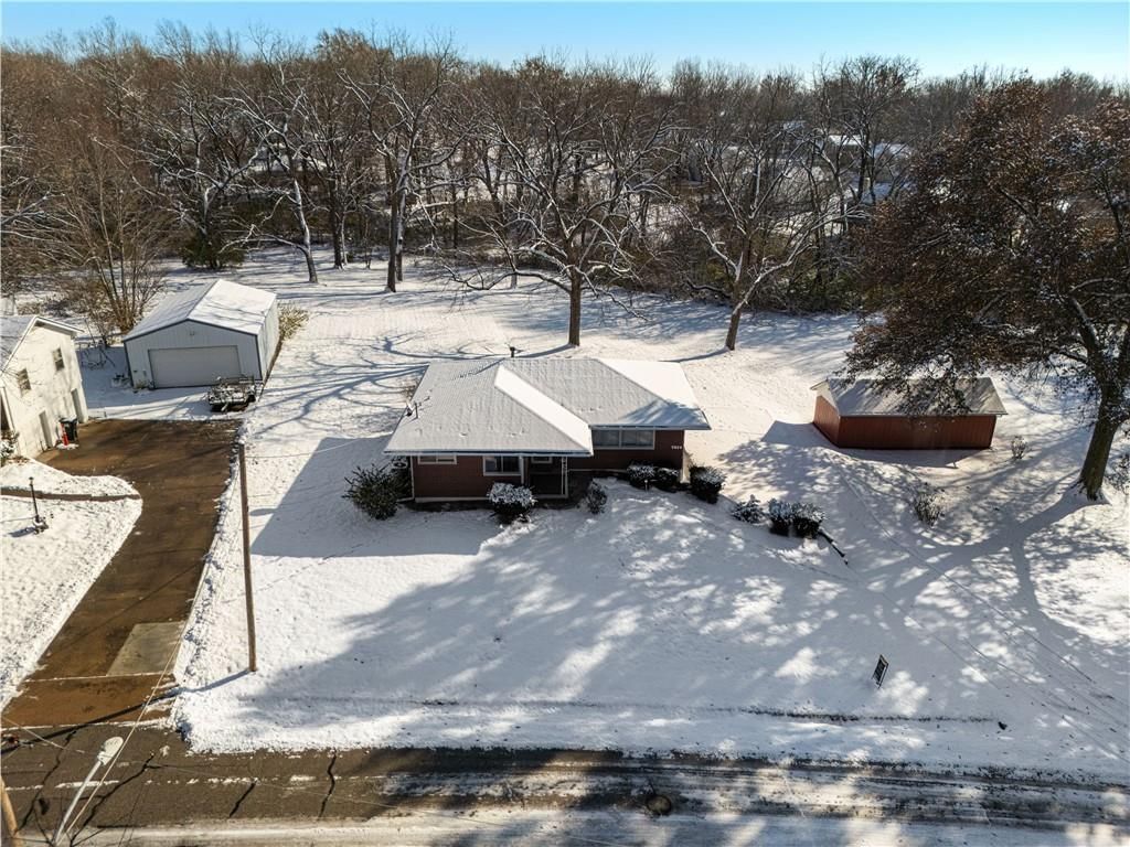 7019 N Elm Street — photo 37