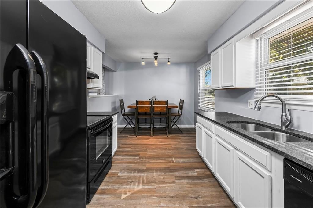 1316 SE Knightsbridge Street — photo 8