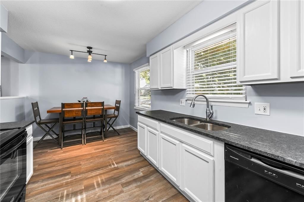 1316 SE Knightsbridge Street — photo 9