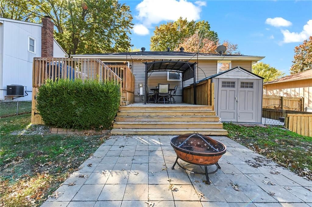 1316 SE Knightsbridge Street — photo 32