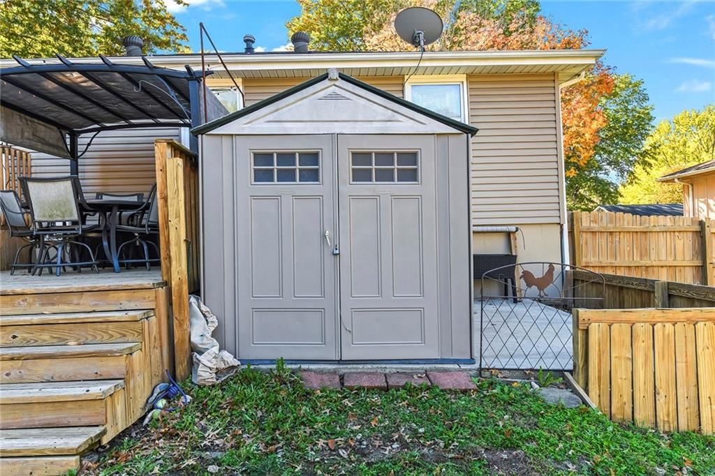 1316 SE Knightsbridge Street — photo 38