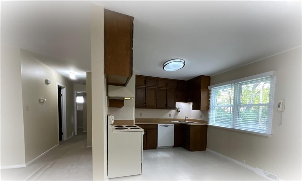 1711 Seneca Street — photo 7
