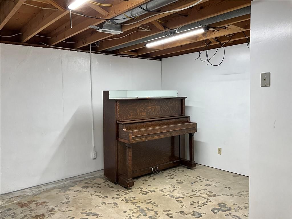 1711 Seneca Street — photo 18