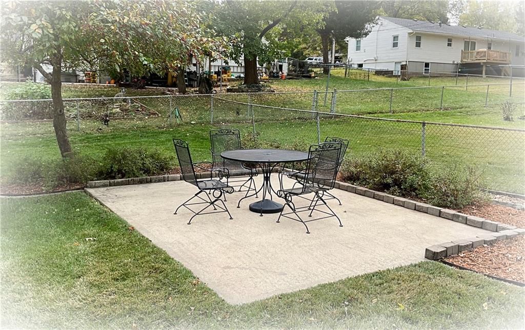 1711 Seneca Street — photo 27