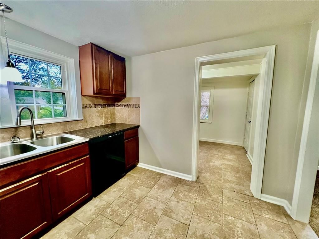 4712 NE 46th Terrace — photo 11