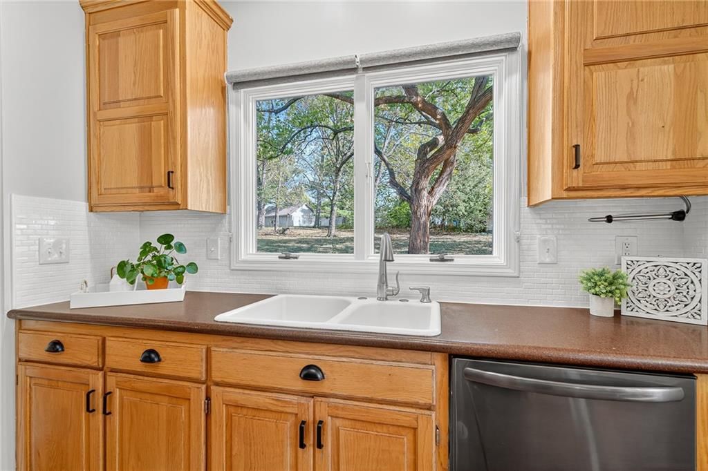 34275 W 84 Terrace — photo 13