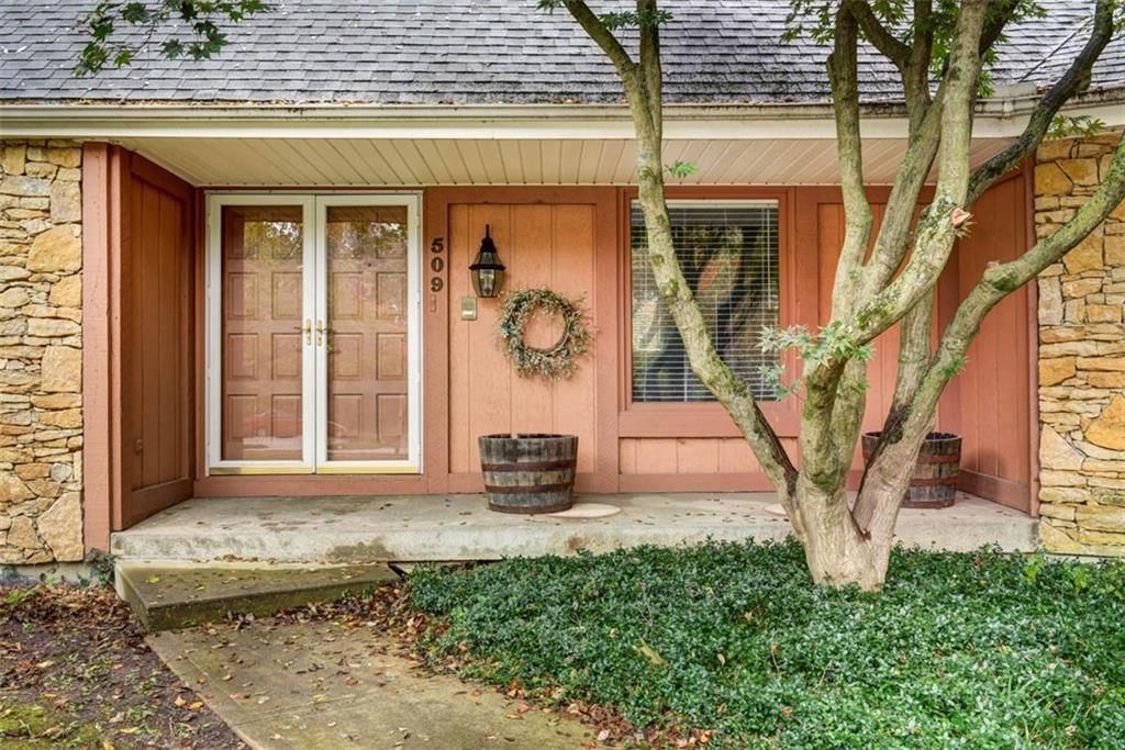 Photo 2 of 40 - 509 NW 41st Street