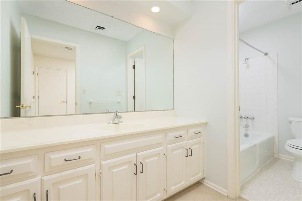 Photo 31 of 40 - 509 NW 41st Street