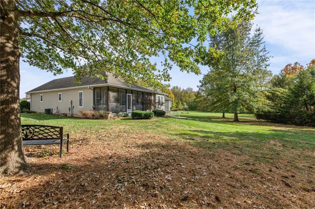 1123 SW Hoke Drive — photo 31