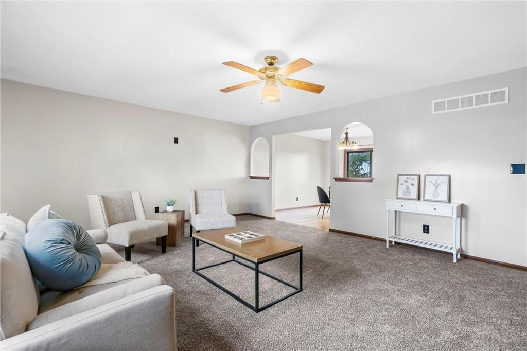 808 SW 3rd Street — photo 4