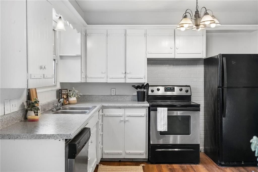 111 N Austin Street — photo 5