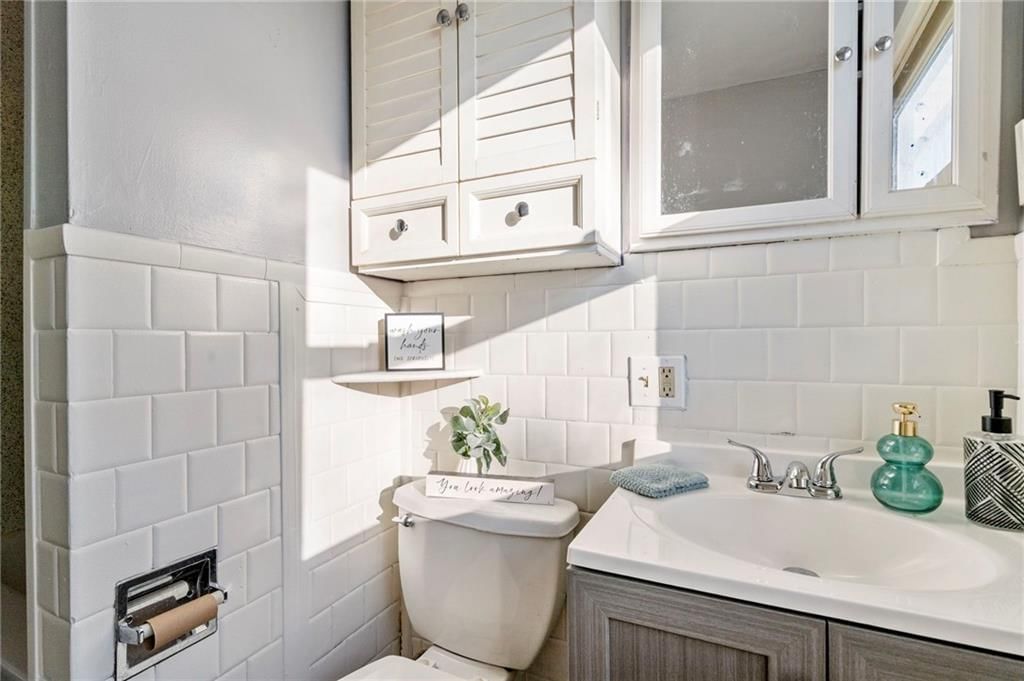 111 N Austin Street — photo 13