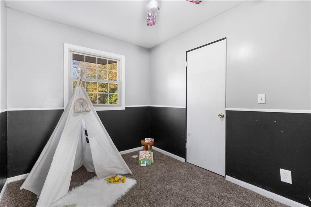 111 N Austin Street — photo 16