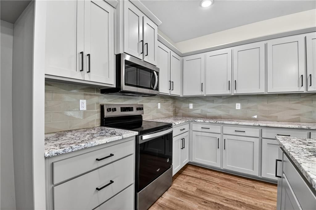 1336 N Holland Drive — photo 17