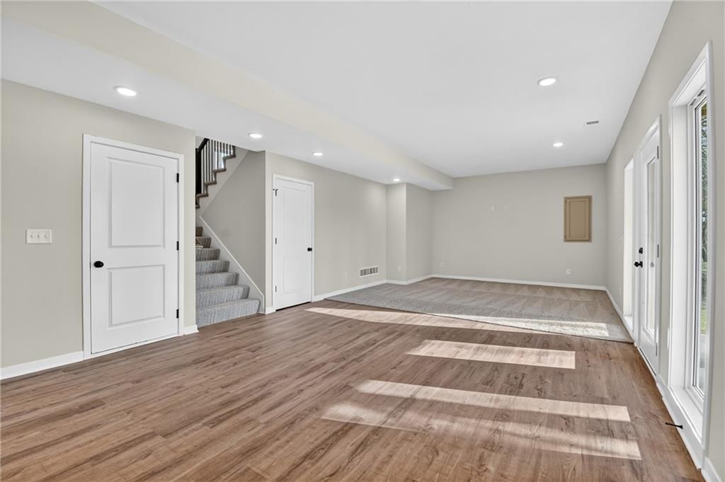 1336 N Holland Drive — photo 32