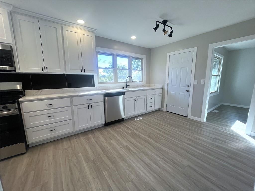 239 Southwest Drive — photo 3