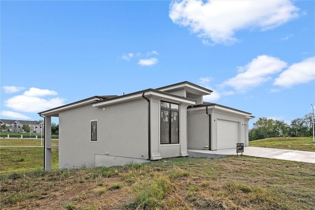 2607 NW 84th Terrace, Kansas City, MO: listing photo 3