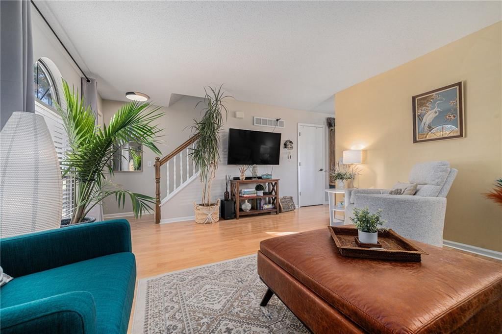 233 Stonebridge Lane — photo 3