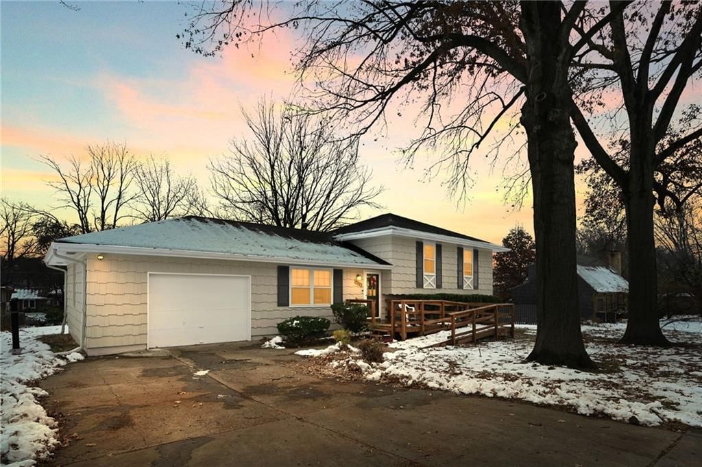 9227 Eastern Avenue, Kansas City, MO