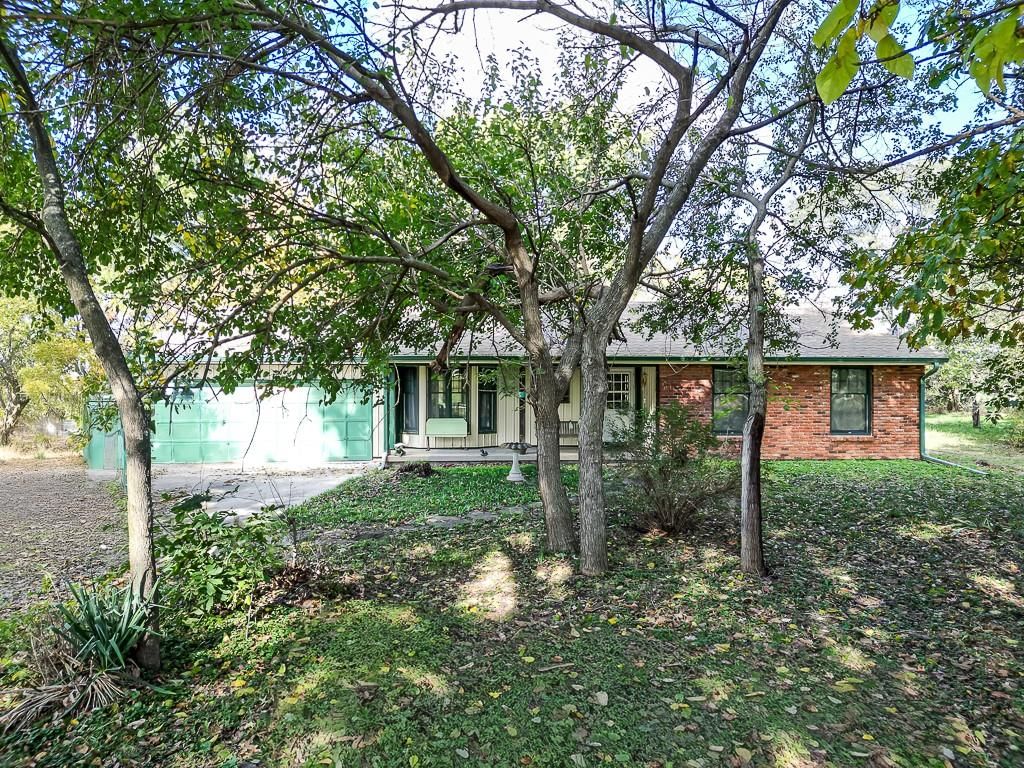 17880 Tonganoxie Drive — photo 2