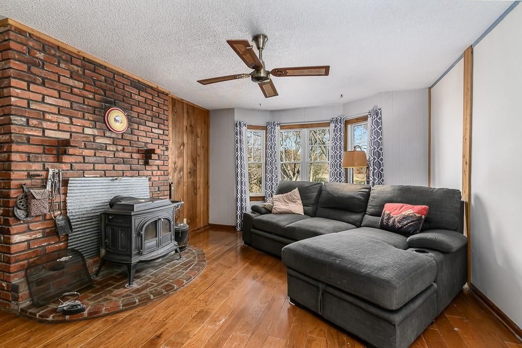 17880 Tonganoxie Drive — photo 5