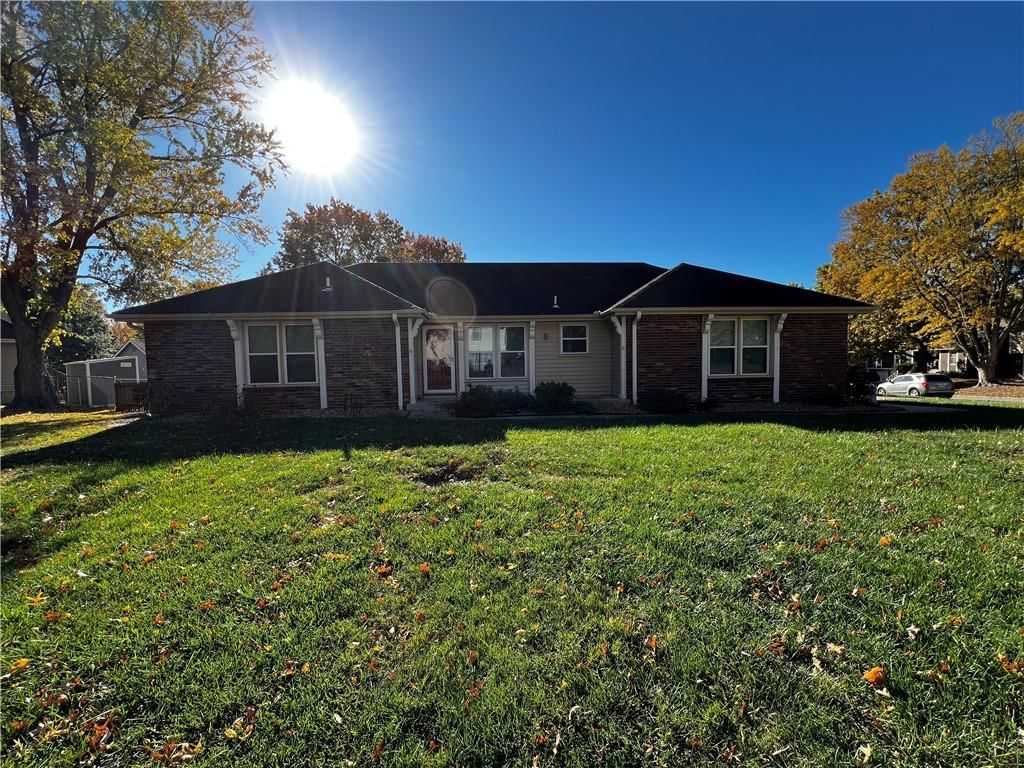 2106 SW Still Meadows Lane, Blue Springs, MO