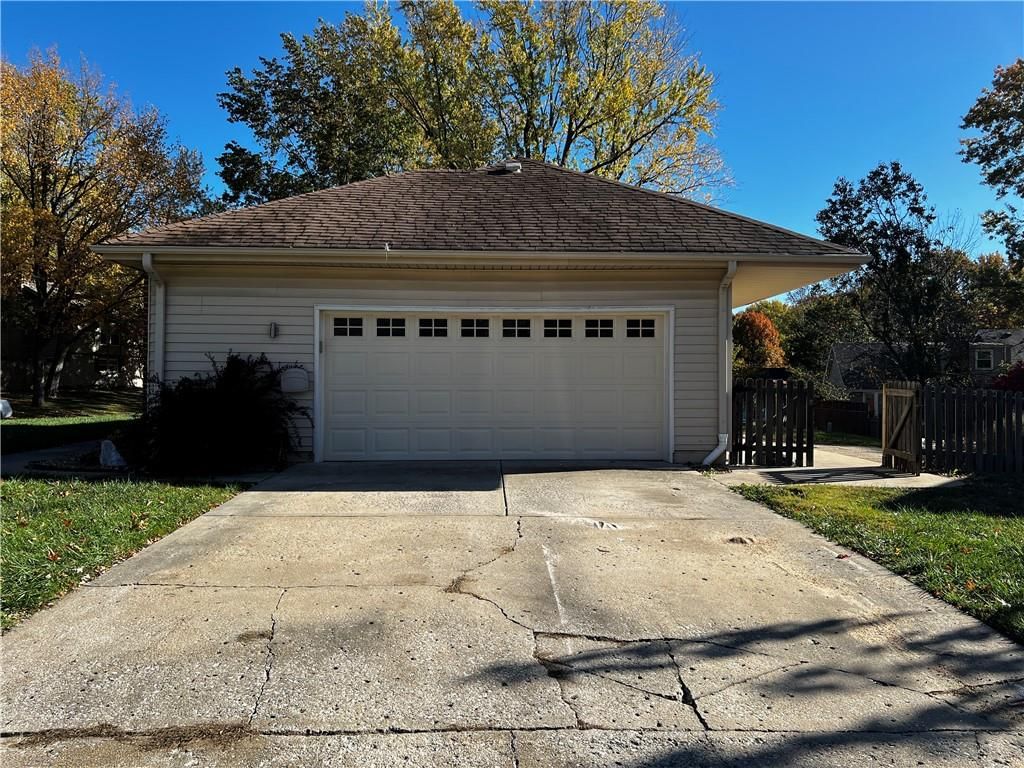 2106 SW Still Meadows Lane — photo 3