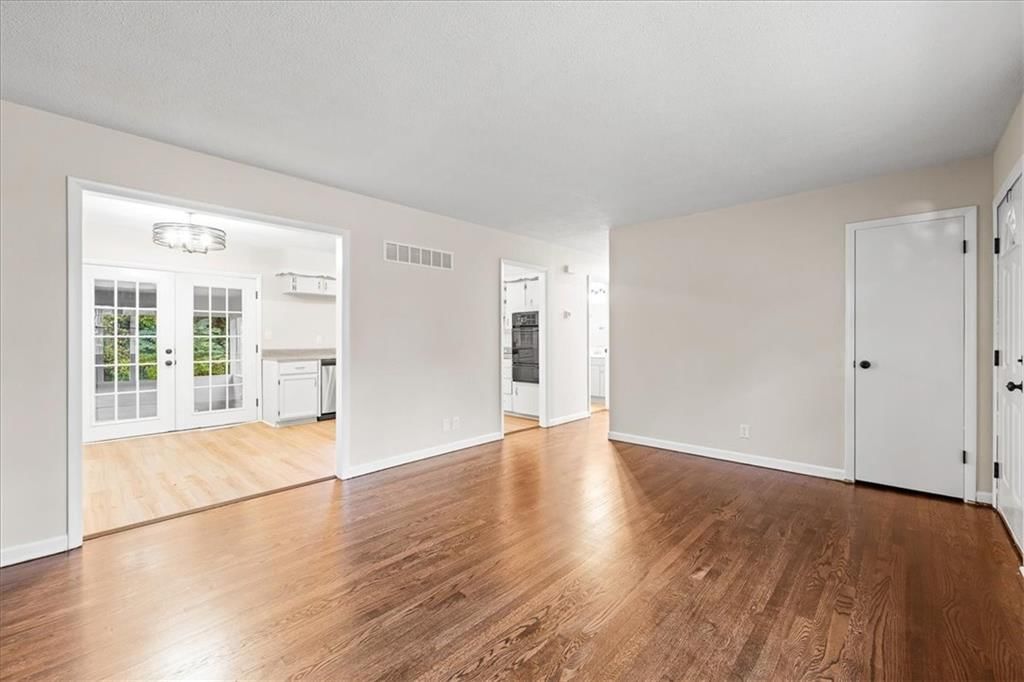 5026 Hawthorne Avenue — photo 4