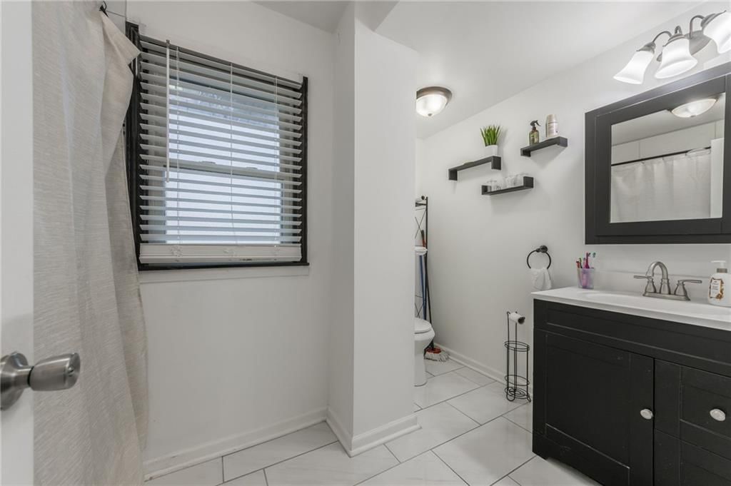 554 Westvale Road — photo 12