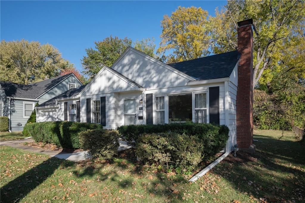 8201 Ward Parkway — photo 2